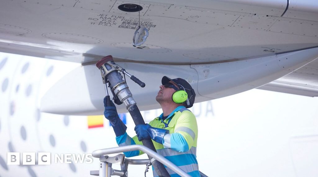 EU airline industry warns of fuel shortages if Strait of Hormuz stays closed