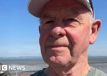 Eco-resident calls for ban on artificial grass