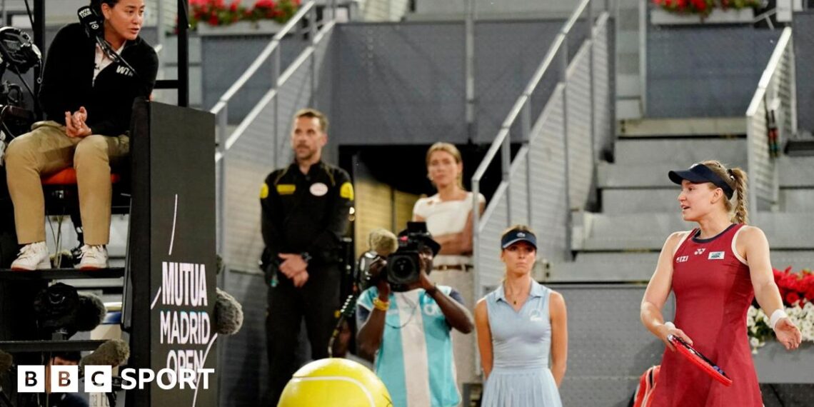 Elena Rybakina talks to the umpire during her win against Zheng Qinwen