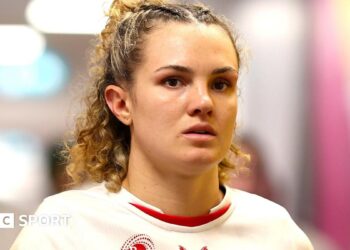 Ellie Kildunne playing for Wasps