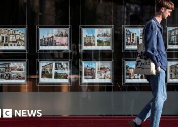 Estate agents accuse Rightmove of charging excessive fees