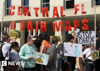 Florida lawmakers approve redistricting to help Republicans