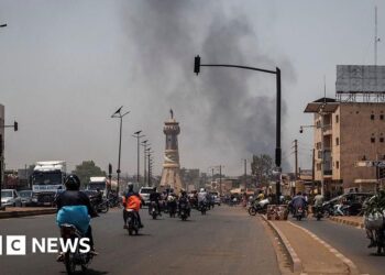 France urges citizens to leave Mali after rebel attacks