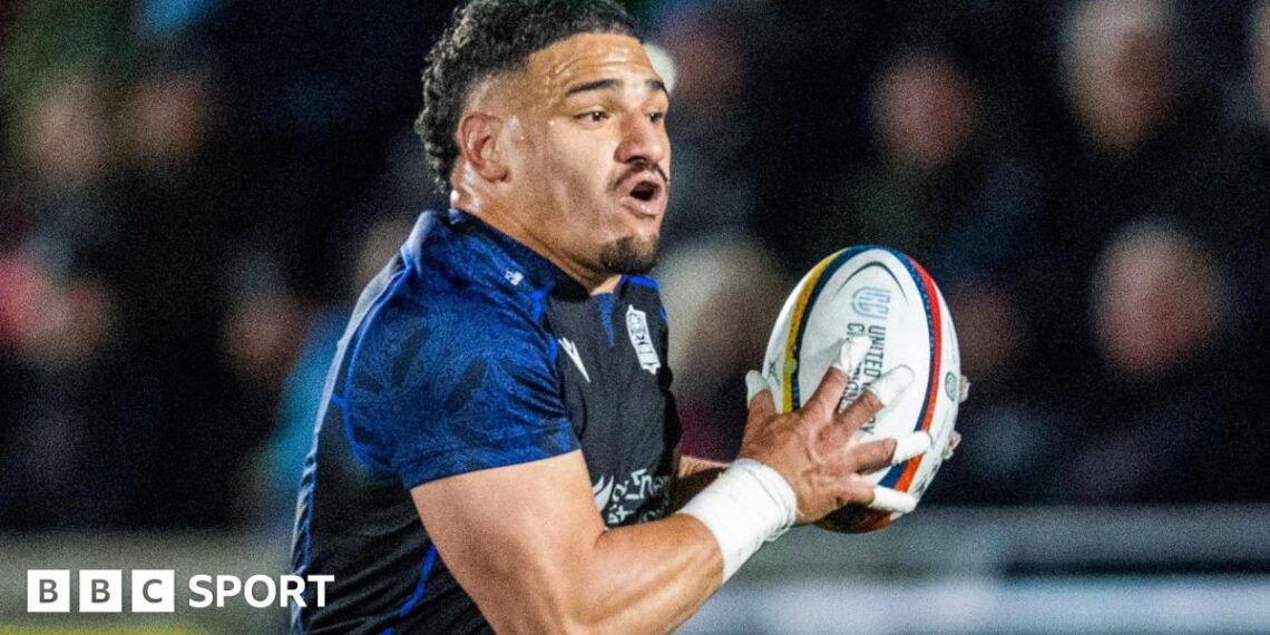 Glasgow Warriors captain Sione Tuipulotu