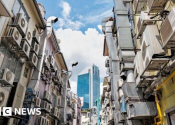 Hot in the city: Energy crisis tests Singapore's air-con addiction