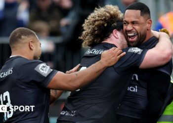 Bath celebrate a try