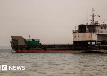 Iran says Strait of Hormuz cannot be opened due to ceasefire breaches