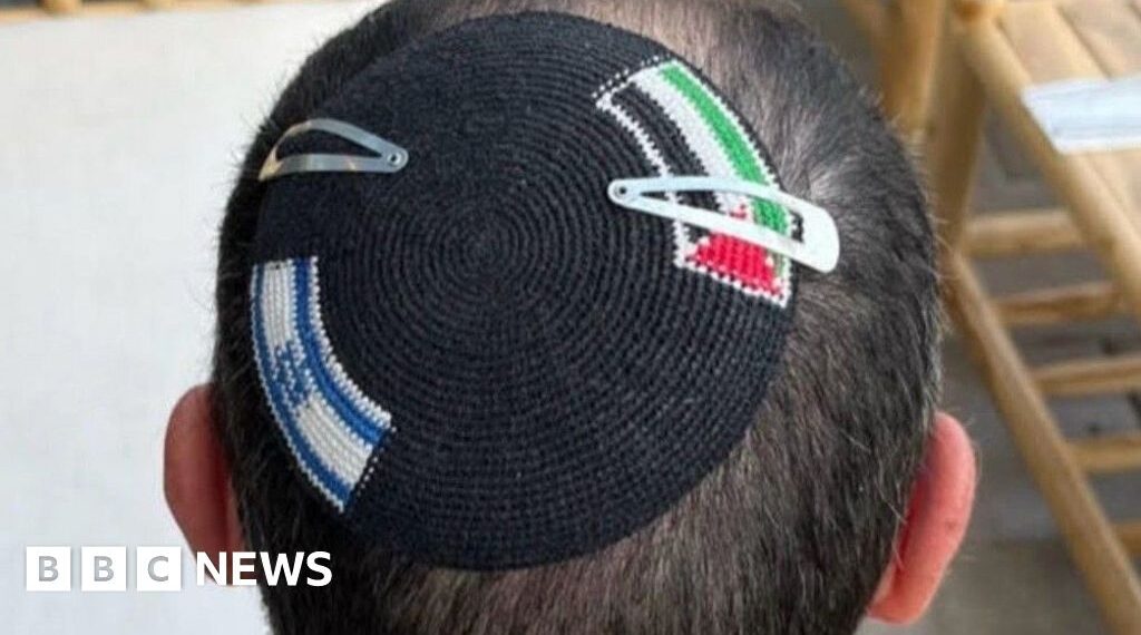 Israeli police investigate after officers 'cut Palestinian flag' from skullcap