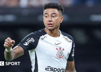 Jesse Lingard points