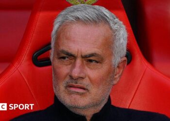 Jose Mourinho in the dugout managing Benfica