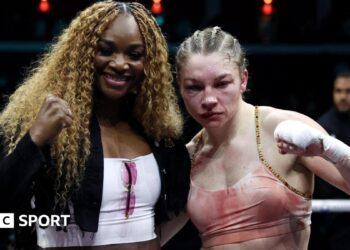 Lauren Price lands punch on Stephanie Pineiro