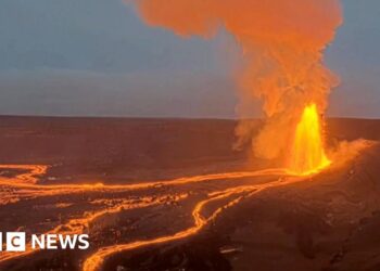 Lava soars into air as Hawaii's Kilauea volcano erupts again