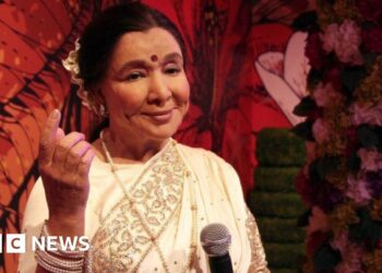 Legendary Bollywood singer Asha Bhosle dies aged 92