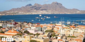 More than 1,700 Brits who fell ill in Cape Verde join action against Tui