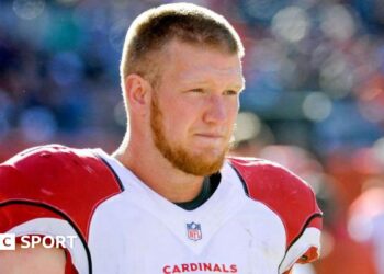 Arizona Cardinals defensive end Josh Mauro on the sideline during his team's game against the Cleveland Browns in November 2015