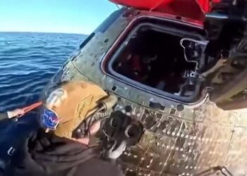 New footage shows joy at Orion capsule hatch being opened