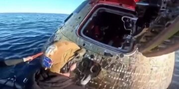 New footage shows joy at Orion capsule hatch being opened