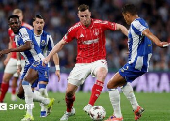 Chris Wood against Porto