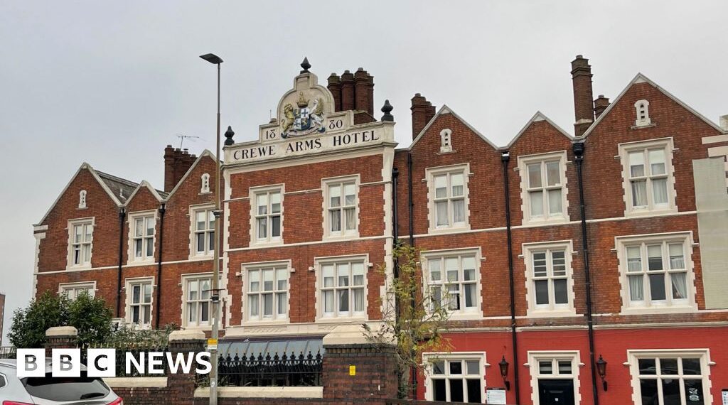 Number of asylum hotels falls to 185 after 11 close