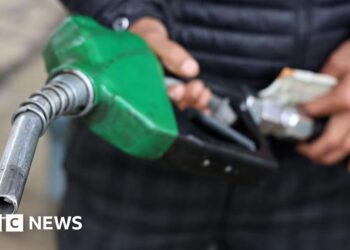Oil jumps above $100 after US-Iran talks end without a deal