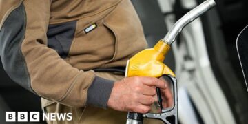 Oil prices fluctuate as status of US-Iran peace talks remains unclear