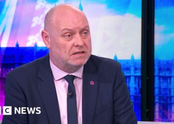 PM sends 'chill' through civil service, its union boss says
