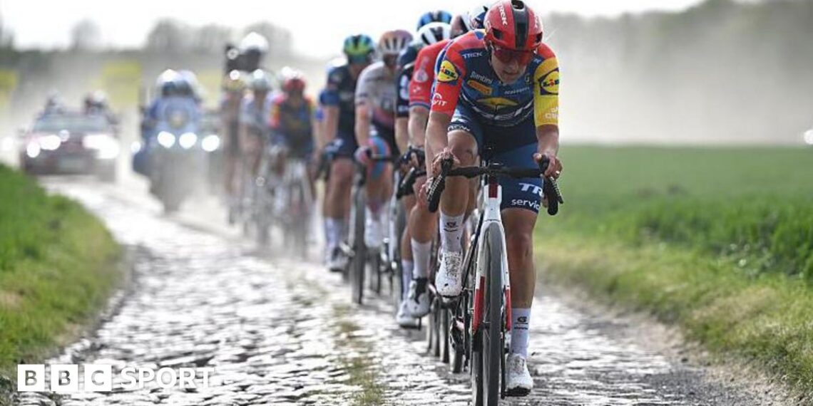 Lucinda Brand competes at Paris-Roubaix