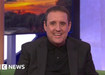 Peter Kay to play four shows for hometown fans only