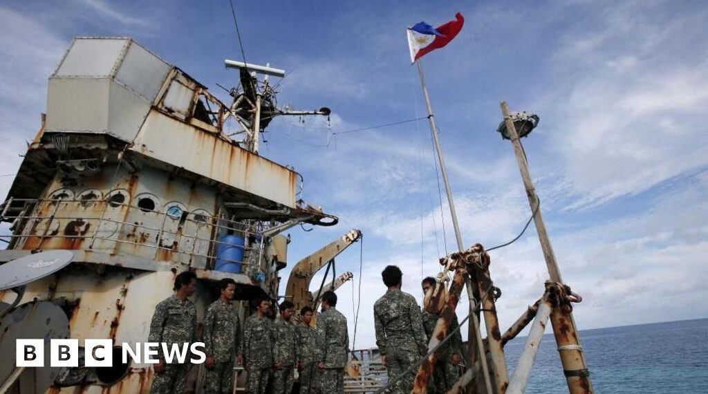 Philippines accuses Chinese fishermen of dumping cyanide in South China Sea