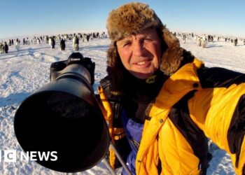 Pioneering wildlife cameraman Doug Allan dies in Nepal