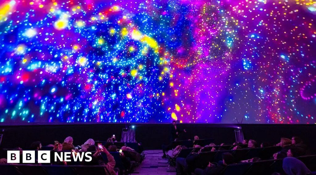 Pop-up planetarium brings cosmos to city