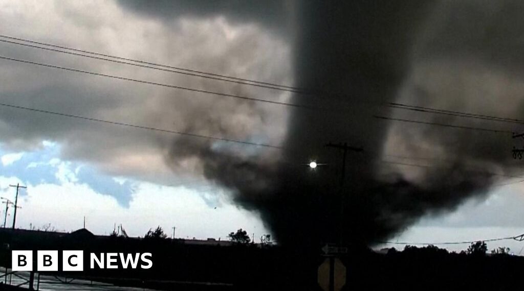 Powerful tornadoes barrel through northern Oklahoma