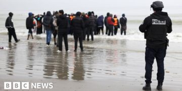 Riot police to deploy on French beaches under new deal to stop illegal Channel migrant crossings