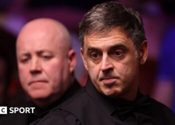 John Higgins (left) and Ronnie O'Sullivan