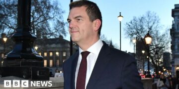 Sacked civil servant to speak out in Mandelson vetting row