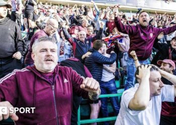 Hearts fans celebrate