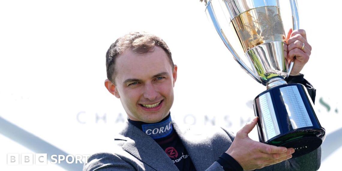 Sean Bowen with trophy at Sandown Park