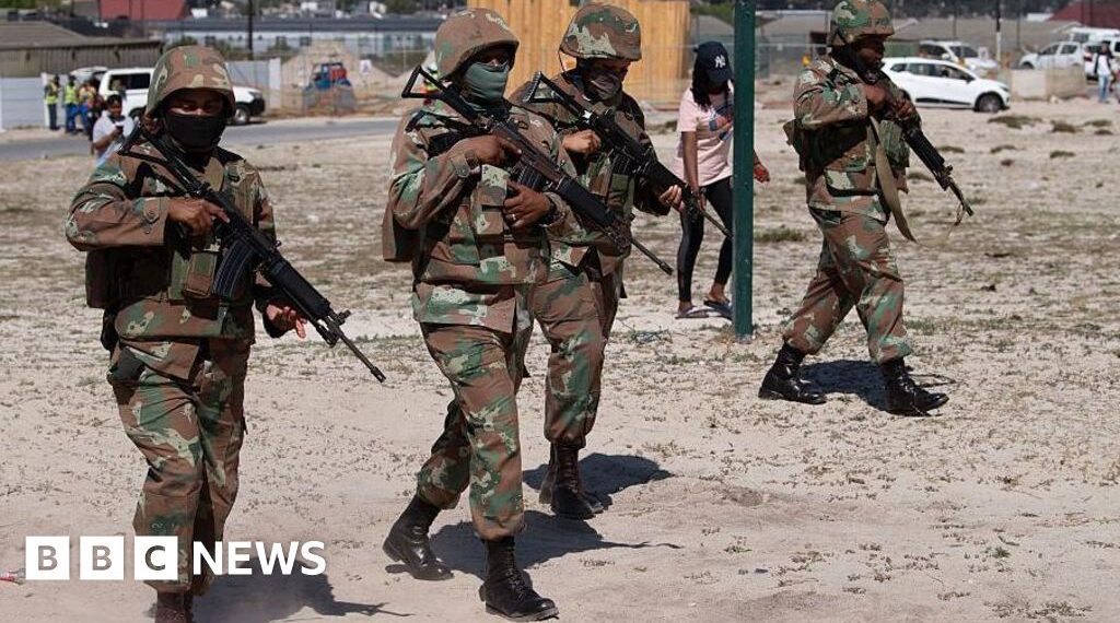 South African army arrive in crime hotspots to help tackle gangs