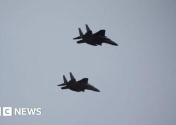 South Korean fighter jets collided due to pilots taking pictures, report finds
