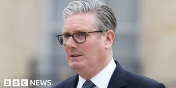 Starmer insists 'majority' of Labour MPs back his leadership