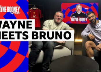 Wayne Rooney meets Bruno Fernandes