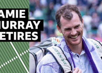 Jamie Murray smiling on court