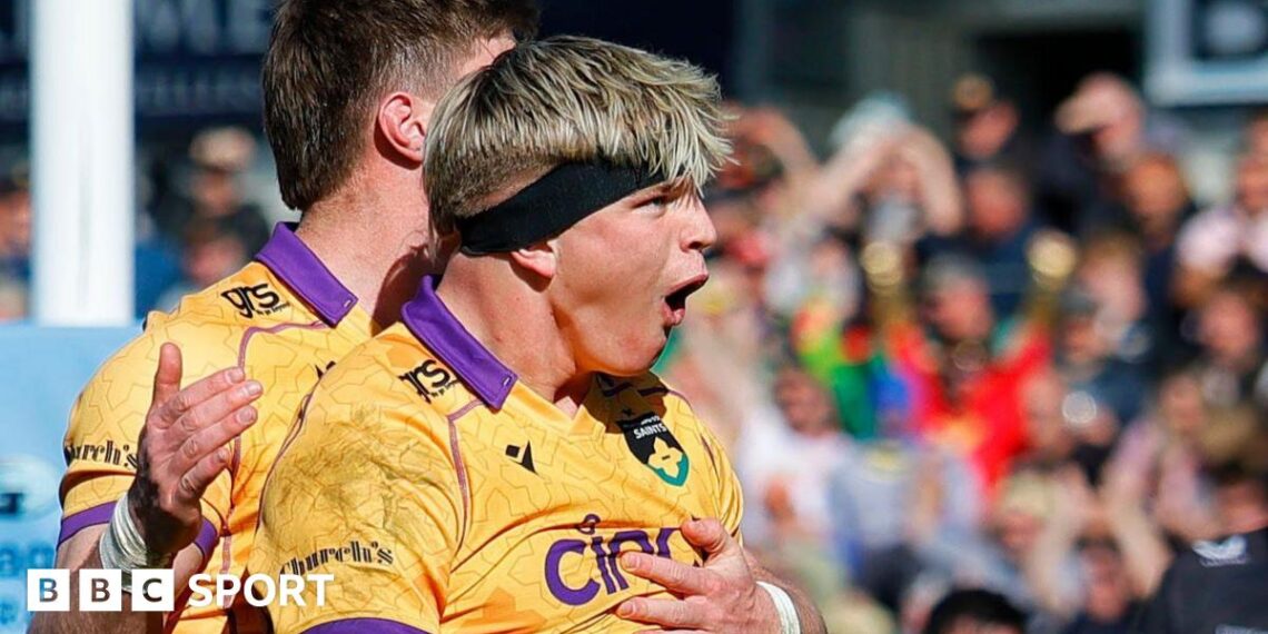 Henry Pollock celebrates a try