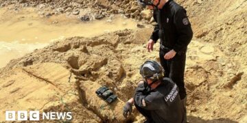 Thousands of Parisians evacuated as WW2 bomb detonated
