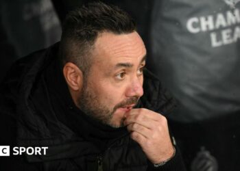 Had coach Roberto De Zerbi looks on before Marseille's Champions League match against Club Brugge