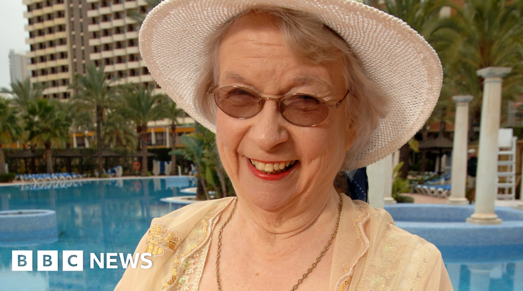 Tribute to 'comic genius' Benidorm star Elsie Kelly who has died