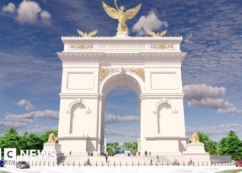 Trump unveils giant gold-accented victory arch design for US capital