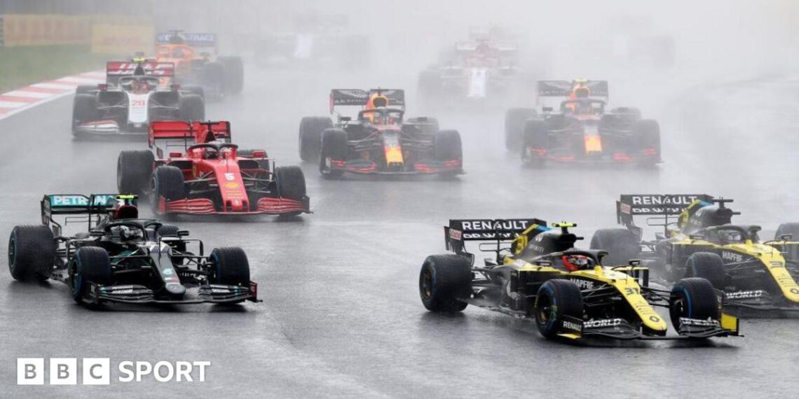 An image of the race start at the Turkish Grand Prix in 2020