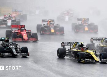 An image of the race start at the Turkish Grand Prix in 2020