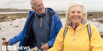 UK healthy life expectancy falls by two years in past decade